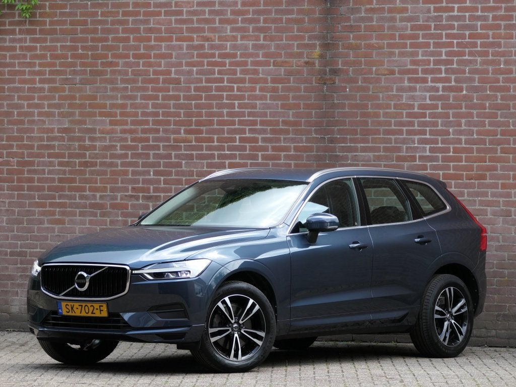 Volvo XC60 T5 AUT Momentum / Sport Leer / Blis / Apple CarPl, Auto's, Dealer onderhouden, Gebruikt, Euro 6, 4 cilinders
