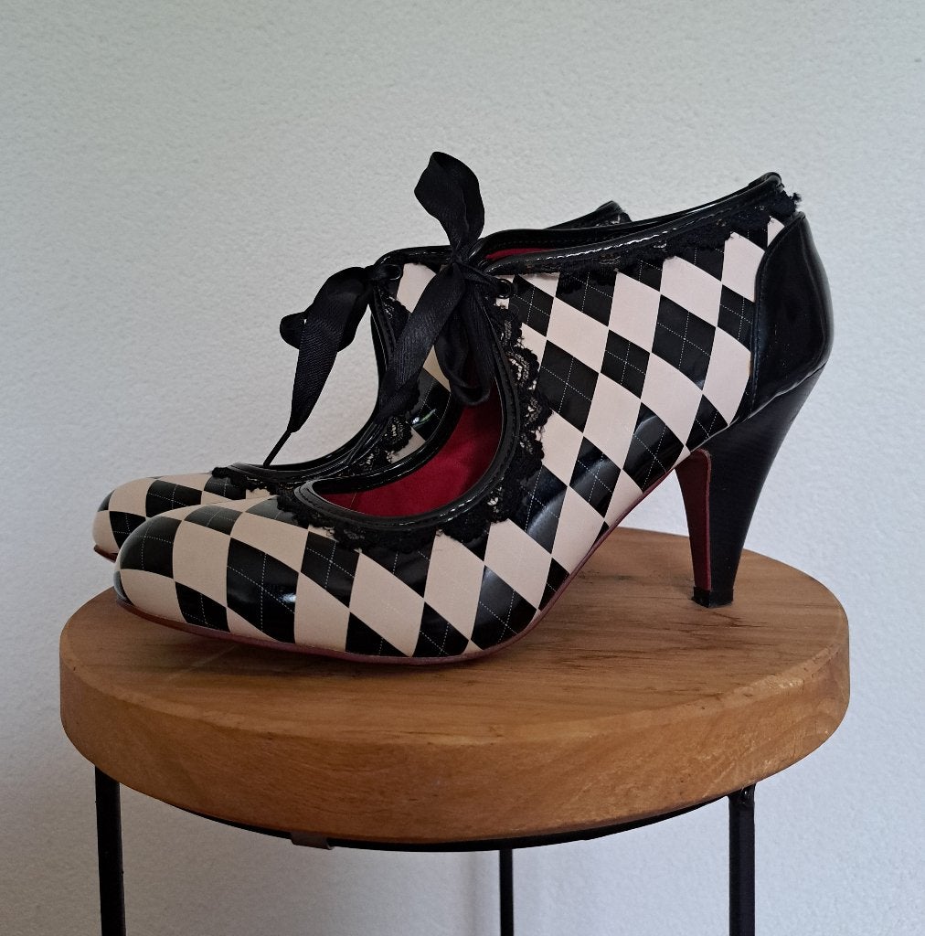 retro pumps van Dancing Days, Kleding | Dames, Schoenen, Ophalen, Pumps, Overige kleuren, Zo goed als nieuw