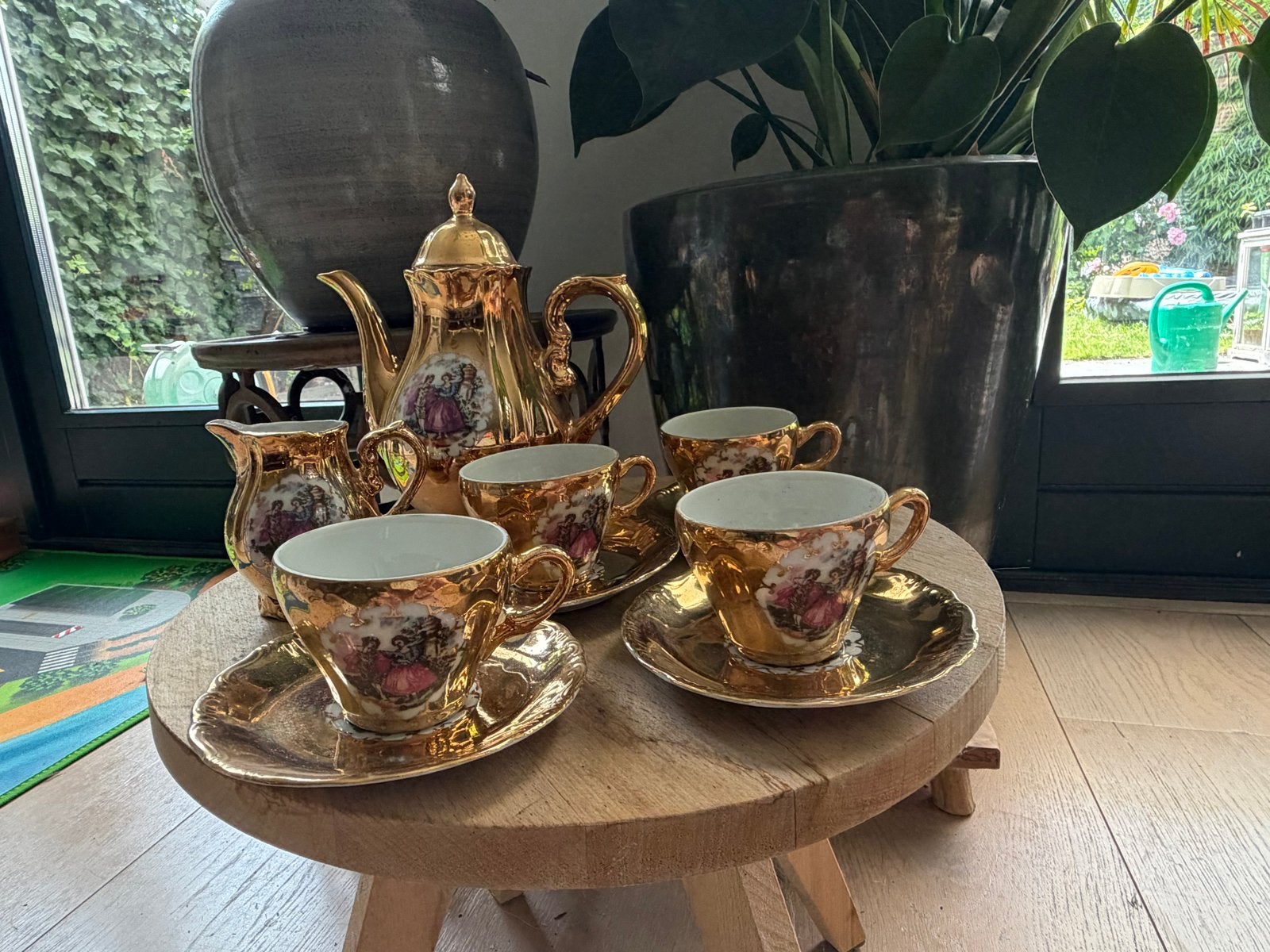 Verguld koffieservies, 4 Kop en Schotels, Melkkan en Theepo, Ophalen of Verzenden