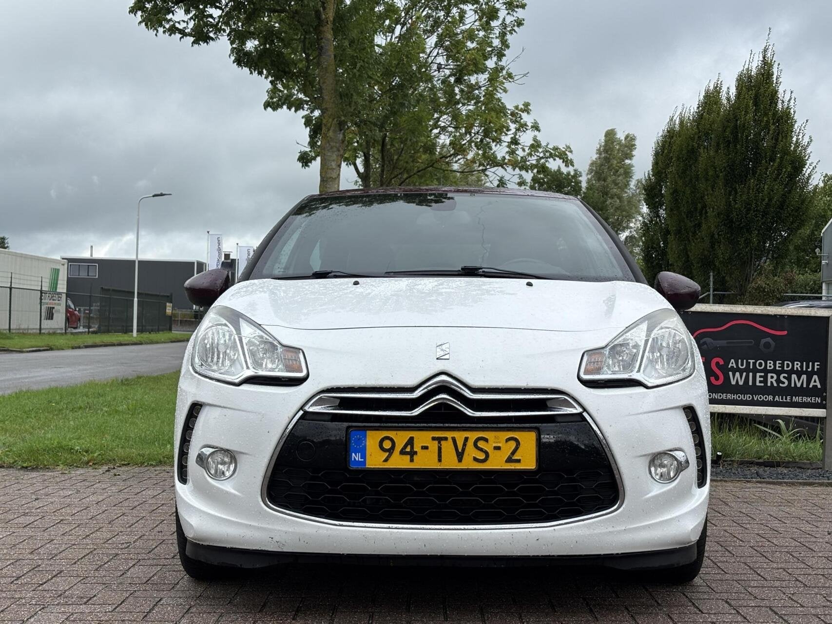 Citroen DS3 1.6 e-HDi So Chic export, Auto's, Voorwielaandrijving, Euro 5, Gebruikt, Automatische klimaatregeling