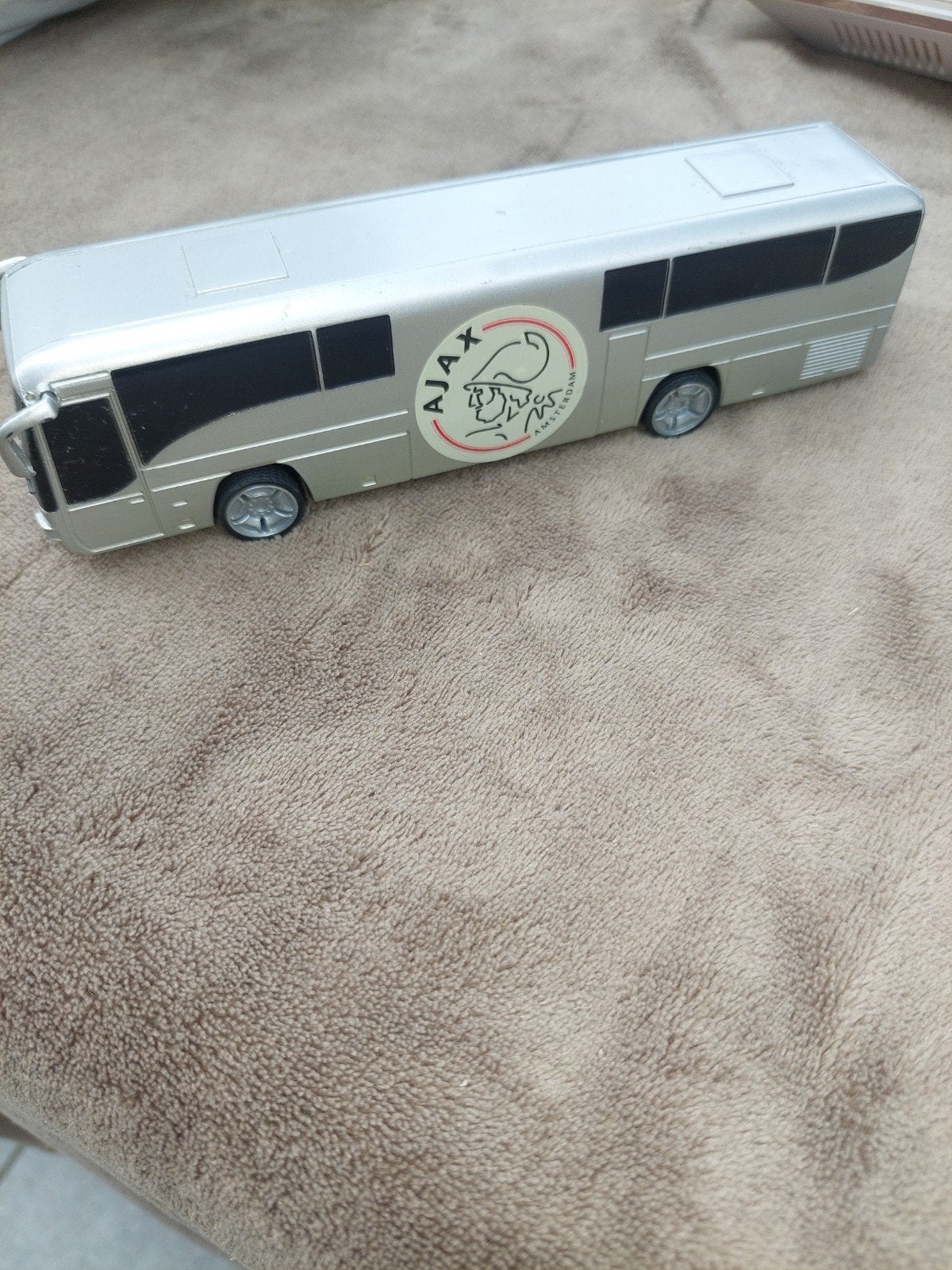 Ajax spelersbus miniatuur - zilverkleurig, Ophalen of Verzenden