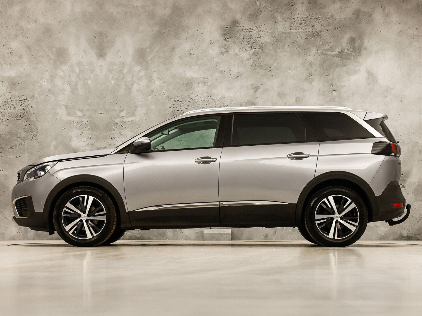 Peugeot 5008 1.2 PureTech Allure 7 Persoons (PANORAMADAK, AP, Auto's, Voorwielaandrijving, 12 maanden, Gebruikt, 1199 cc