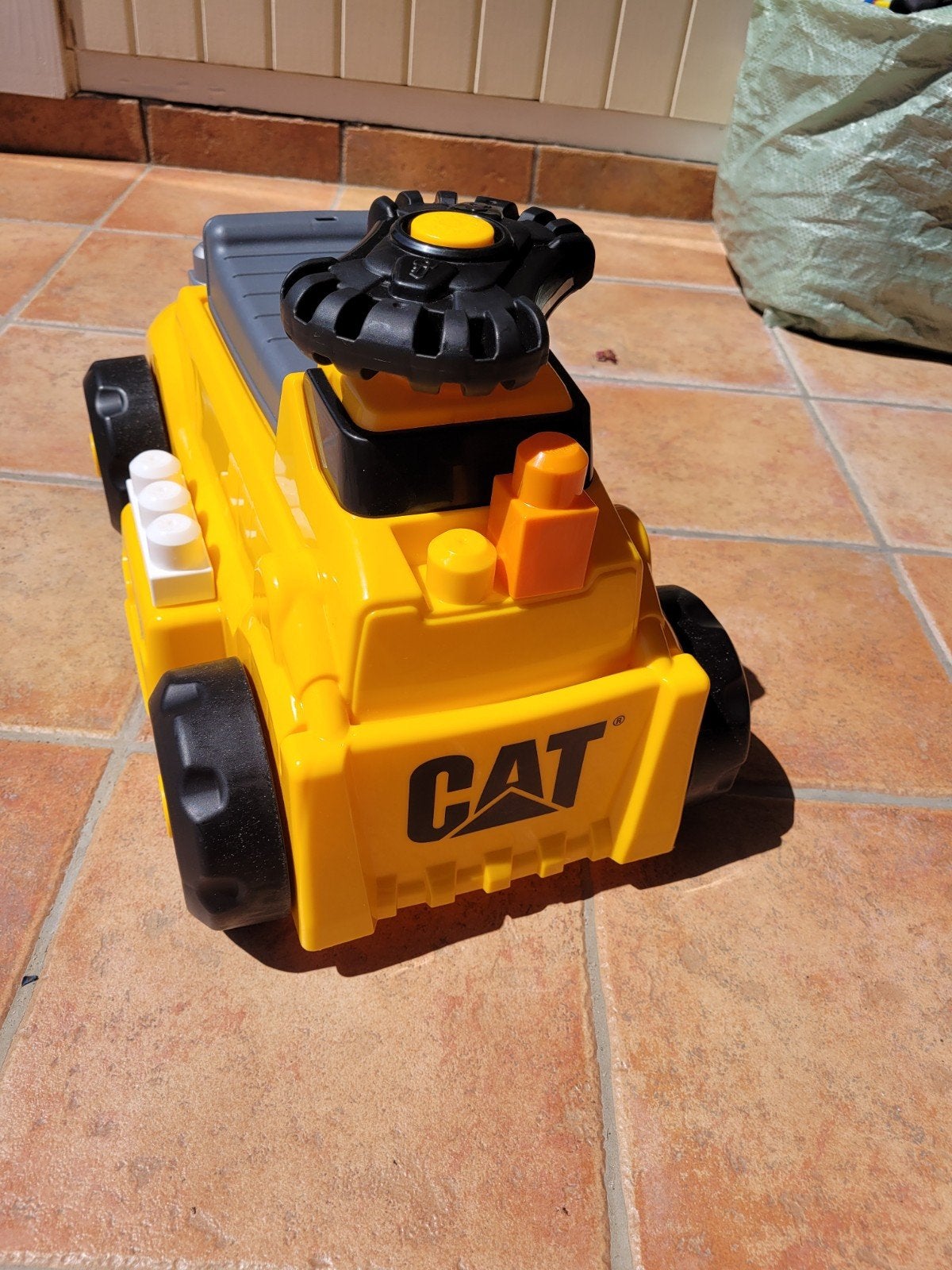 CAT Loopauto geel robuust speelgoedvoertuig, Ophalen of Verzenden, Gebruikt