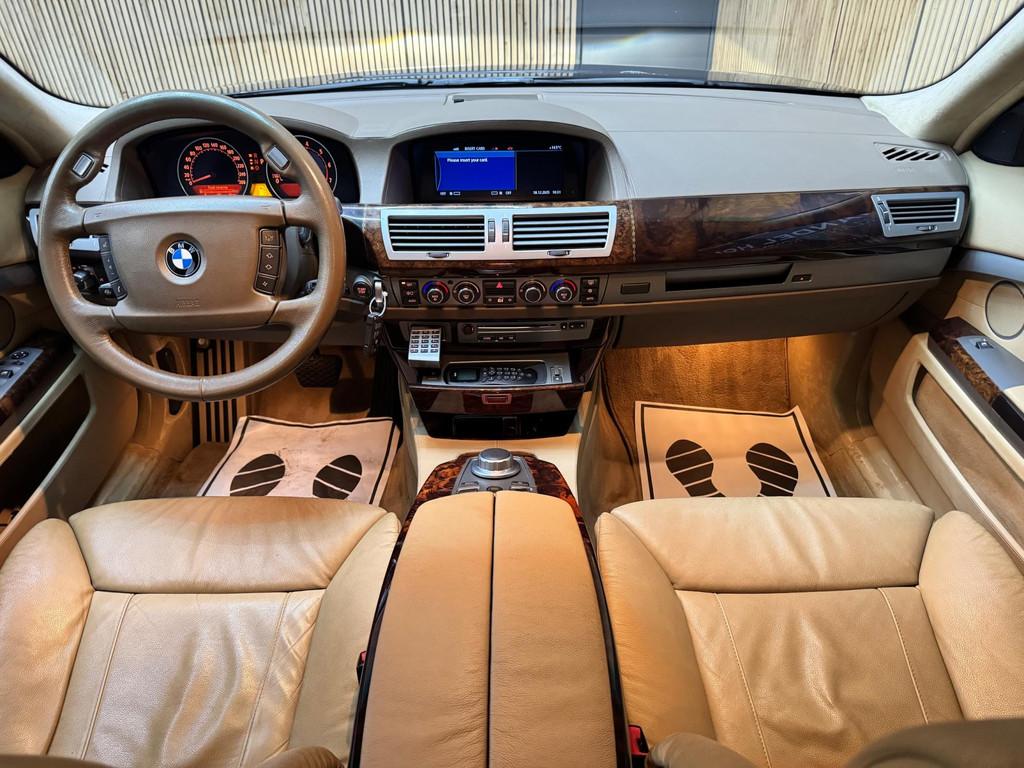 BMW 7-serie 760i|V12|SOFTCLOSE|XENON|NAVI|LEDER|, Auto's, BMW, Achterwielaandrijving, Gebruikt, 12 cilinders, 138 €/maand