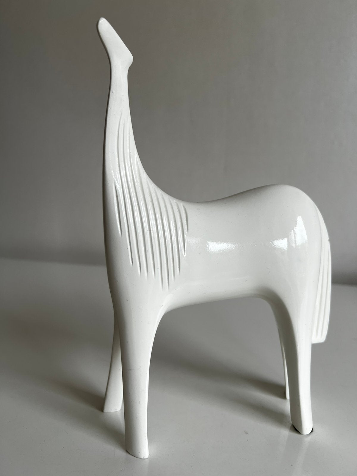 Design Polystone Kunststof Gestyleerd Wit Paard, Ophalen of Verzenden, Object, Kunststof