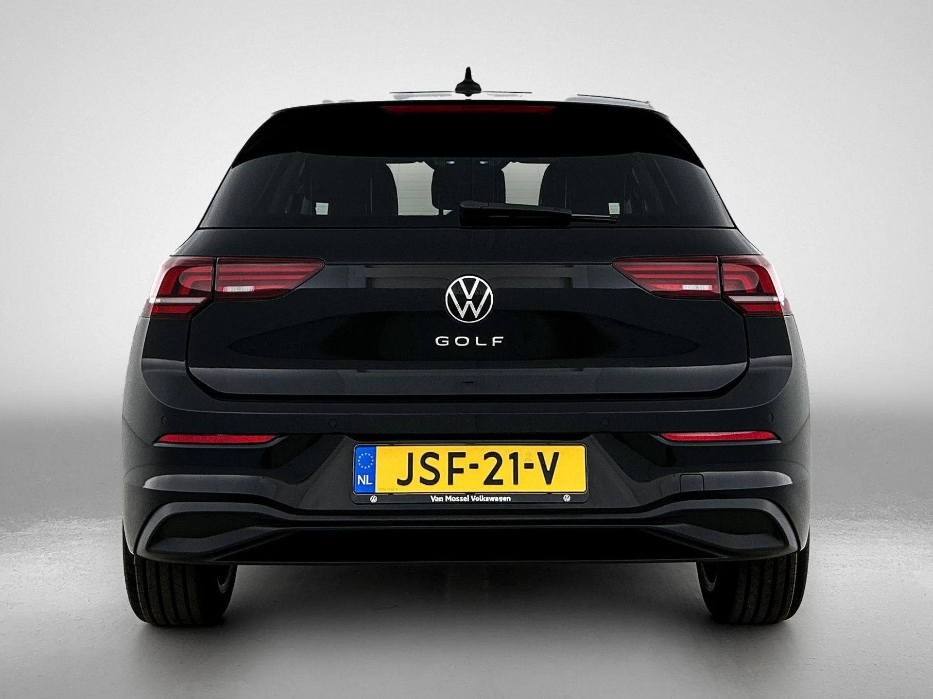 Volkswagen Golf 1.5 TSI Life Edition 116PK (bj 2025), Voorwielaandrijving, 4 cilinders, Zwart, Origineel Nederlands