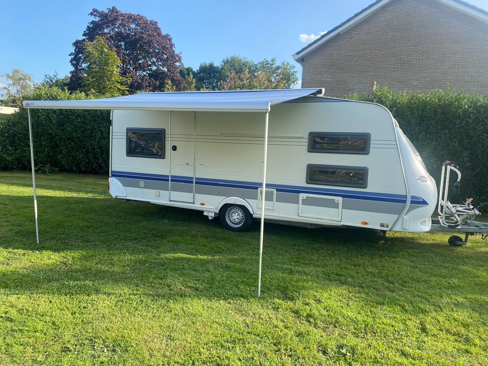 Hobby 540 de luxe easy met stapelbed 6 pers., Caravans en Kamperen, Caravans, Particulier, tot en met 6, 1250 - 1500 kg, Rondzit