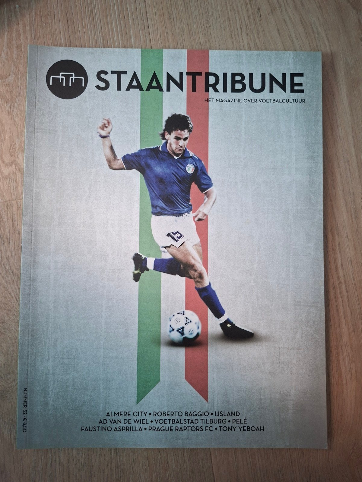 Staantribune Magazine NR 32, Ophalen of Verzenden, Buitenlandse clubs, Boek of Tijdschrift