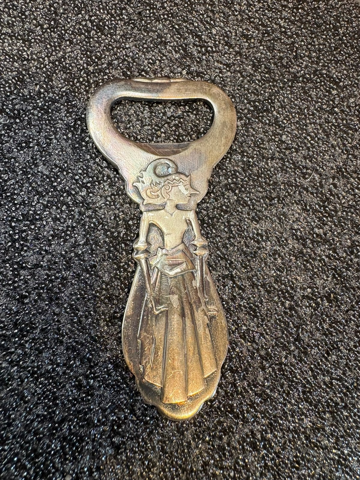 Vintage PLEET 100 metalen flesopener met klassieke dame, Verzenden