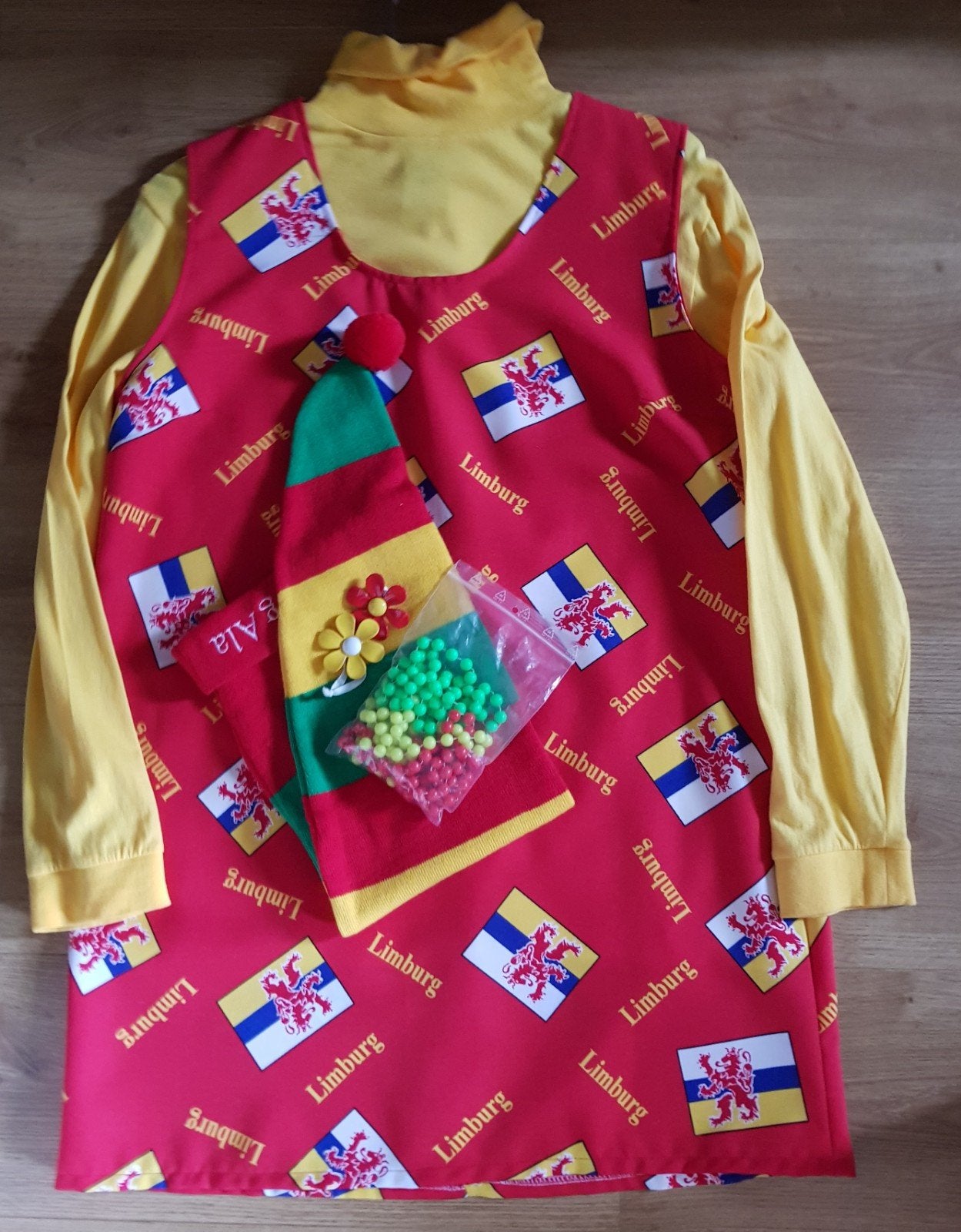 CARNAVALSKOSTUUM MAAT L MET ACCESOIRES, Ophalen of Verzenden, Zo goed als nieuw, Carnaval, Kleding
