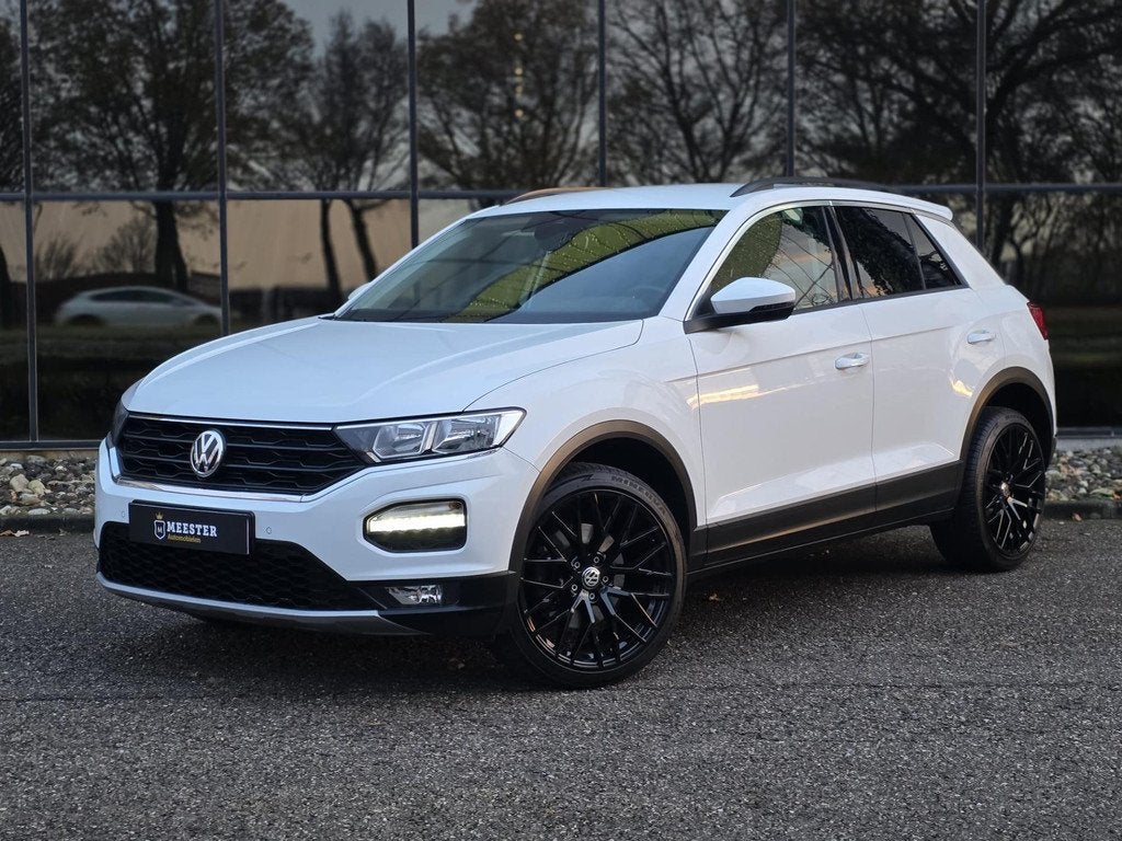 Volkswagen T-Roc 1.5 TSI Style |STUUR/STOELVERW.|ACC|CAMERA, Voorwielaandrijving, Stof, Euro 6, 4 cilinders