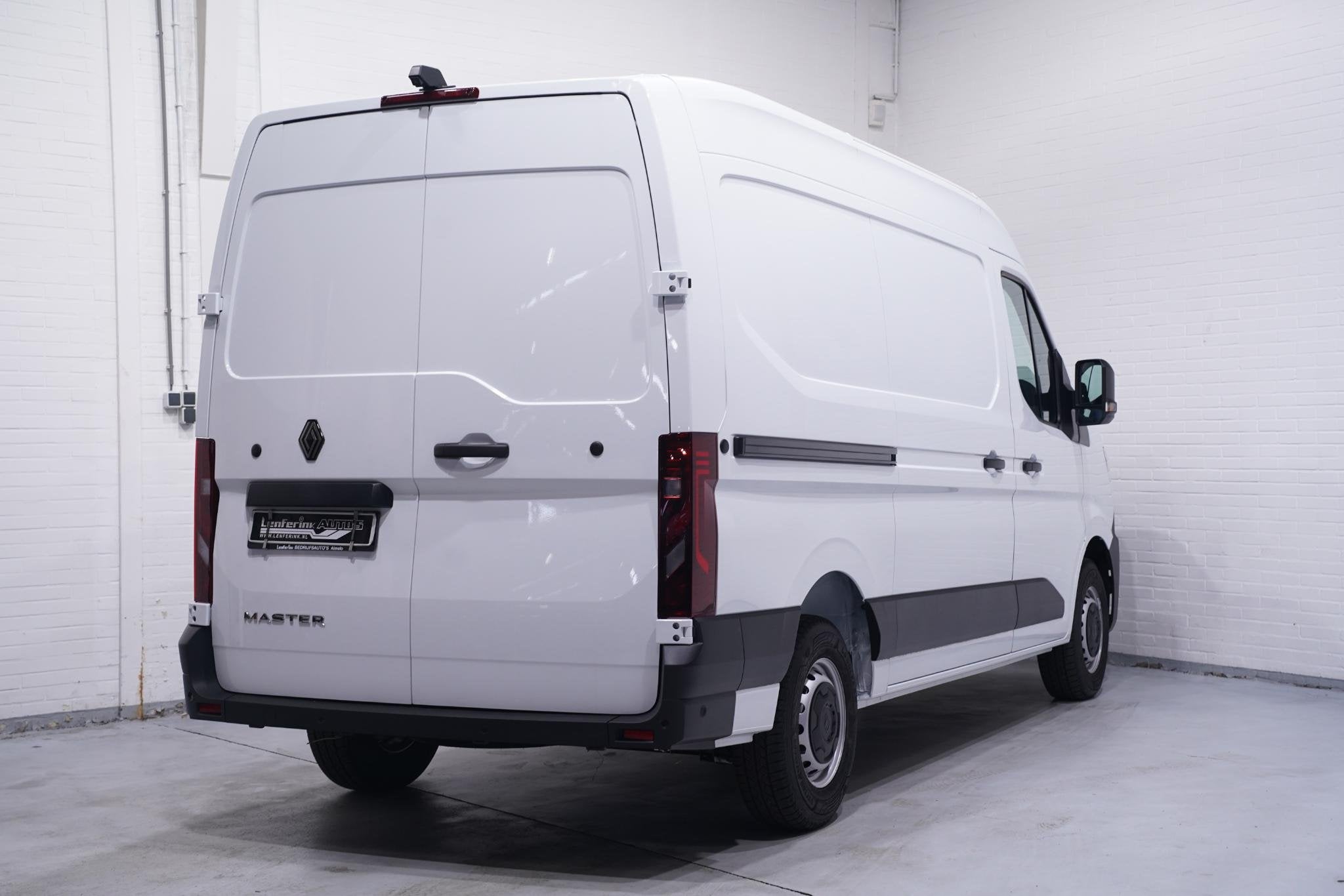 Renault Master 2.0 dCi 130 pk L2H2 Incl. BPM, ex BTW, Navi A, Parkeersensor, Stof, Gebruikt, 4 cilinders