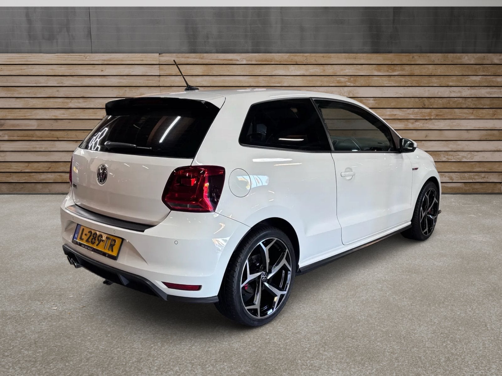 Volkswagen Polo 1.8 TSI GTI DSG - LIEFHEBBERSAUTO - 2015, Auto's, Stof, Wit, Bedrijf, 1180 kg