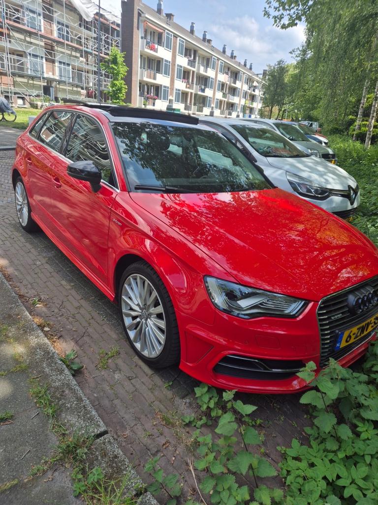 Audi A3 1.4 Tfsi 204pk E-tron Phev S Tronic 2015 Rood, Auto's, Zwart, 4 cilinders, 1395 cc, 149 pk