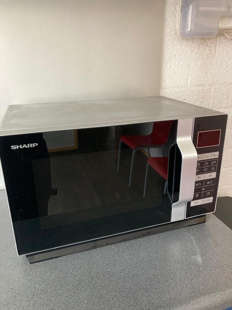 Sharp flatbed magnetron–geen draaiplateau nodig–werkt prima, Ophalen, Gebruikt, Magnetron, 45 tot 60 cm
