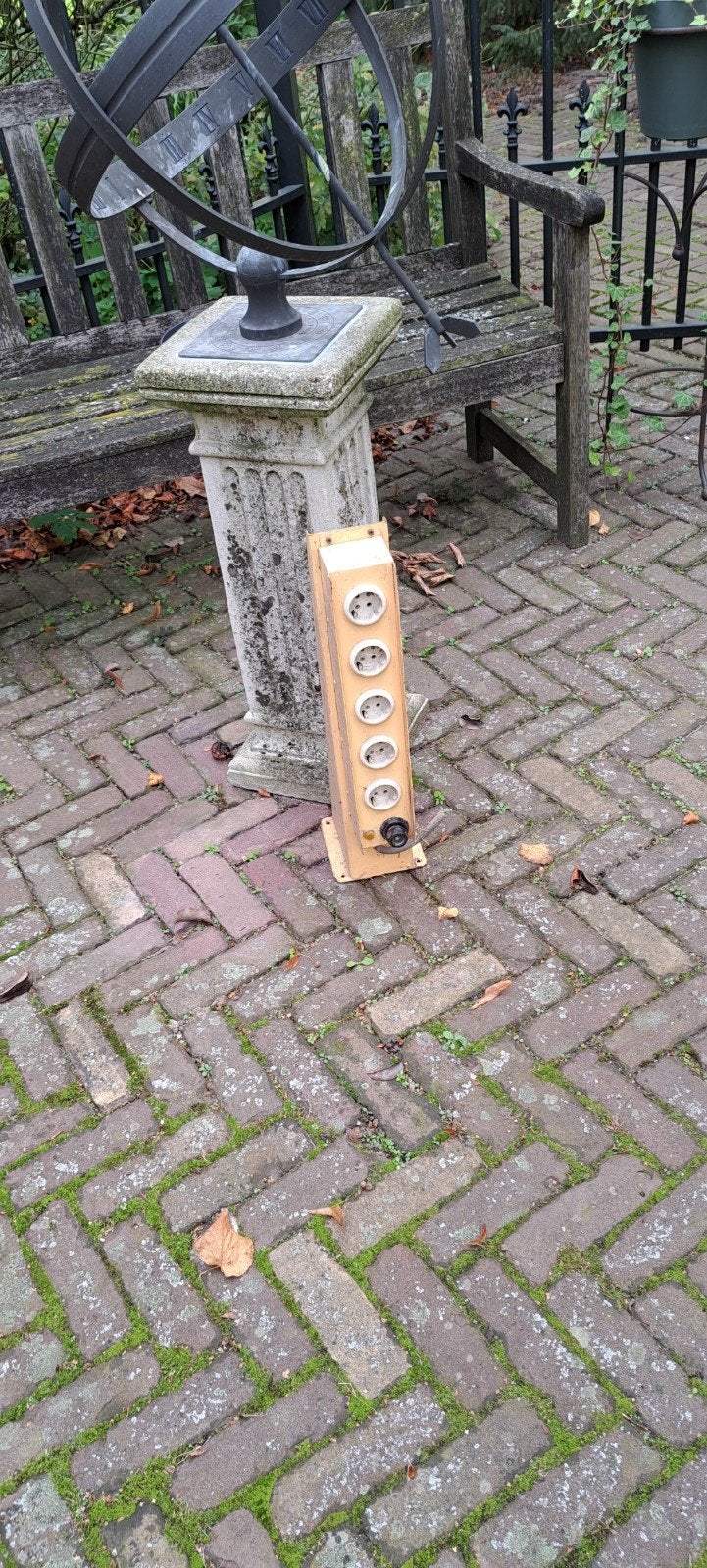 Stroomverdeelstation., Ophalen