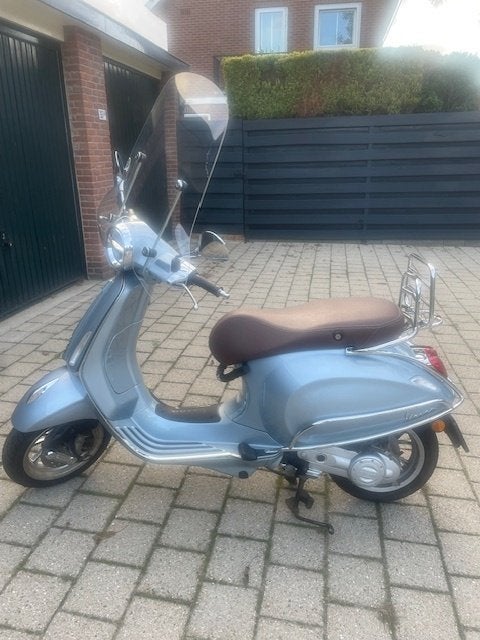 Vespa Primavera grijs/blauw, Ophalen, Overige modellen, Maximaal 45 km/u, Zo goed als nieuw