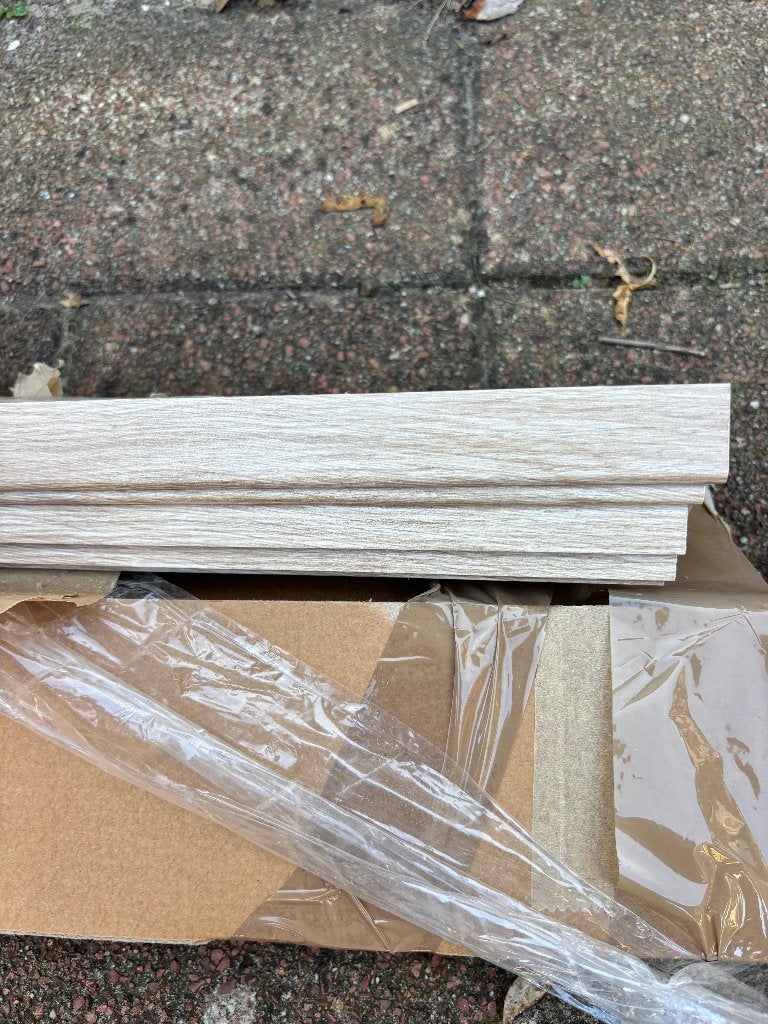 15x 2.4 meter plakplinten 549 lichtbruin, Ophalen, Nieuw, Mdf, 200 tot 250 cm