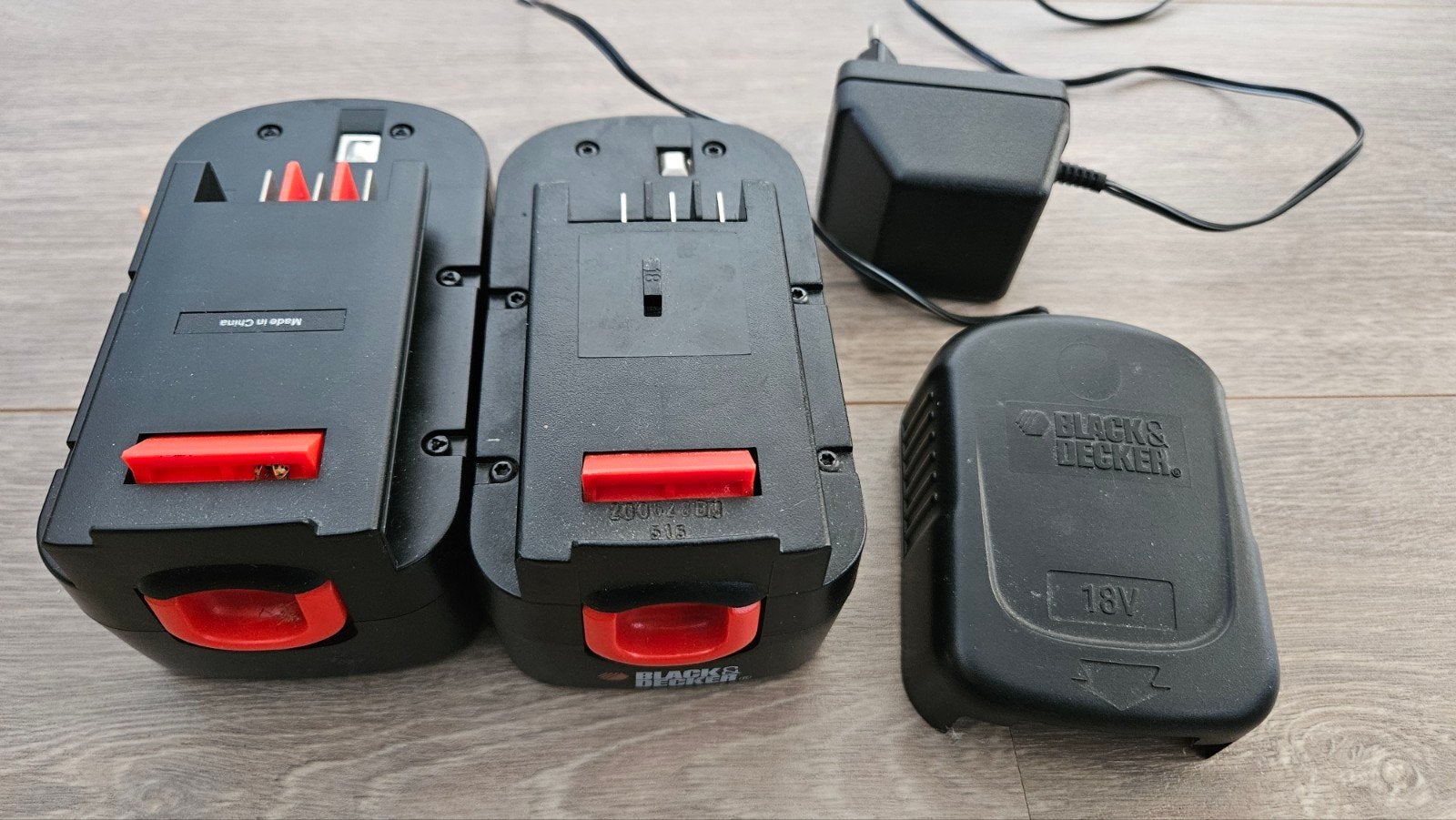 Black & Decker 18V Accu's en Lader - Zo goed als nieuw, Ophalen of Verzenden, Zo goed als nieuw, Overige merken, Overige typen