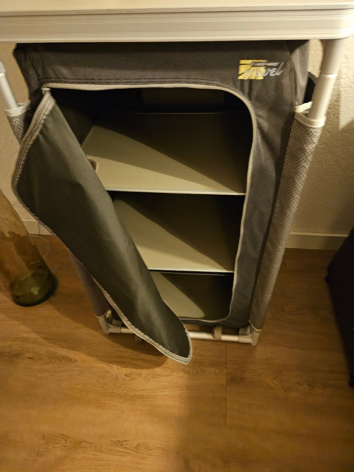 Handige campingkast met 3 schappen - 98x57x47 cm, Caravans en Kamperen, Caravan accessoires, Ophalen of Verzenden, Gebruikt
