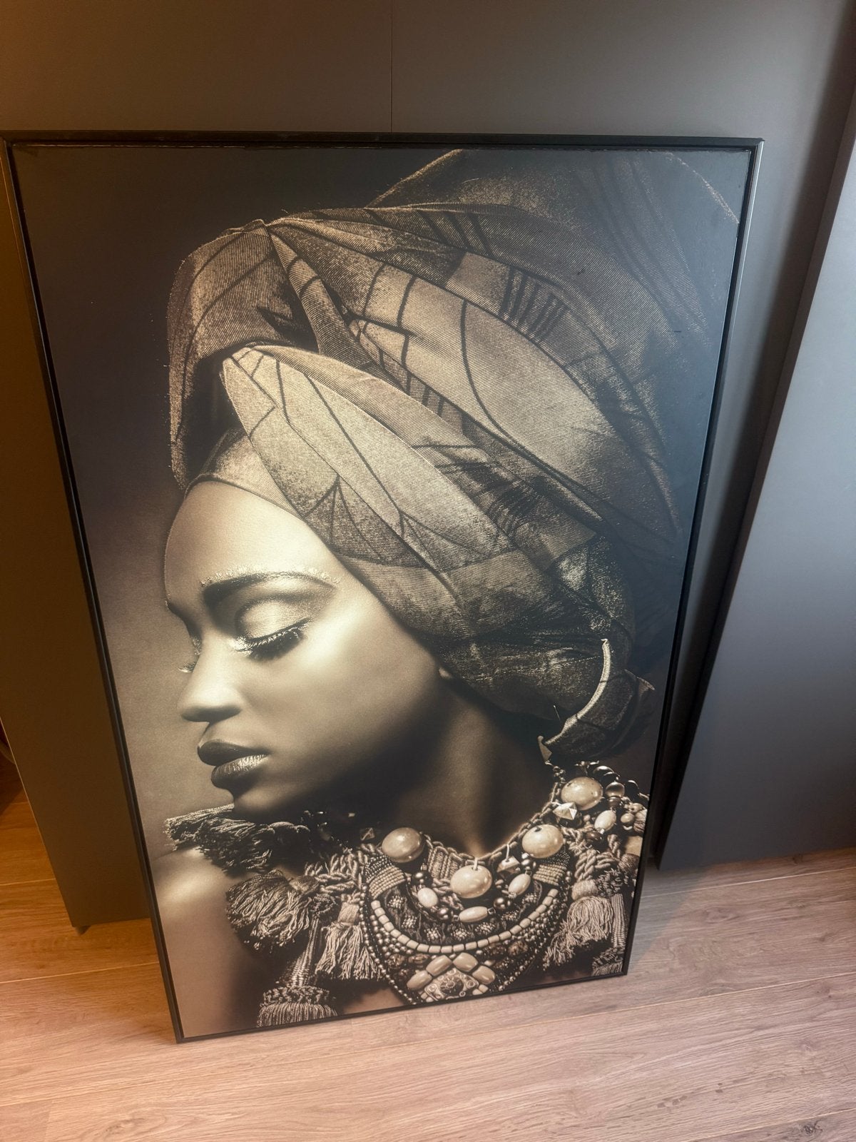 Prachtig ingelijst portret van een Afrikaanse vrouw, Ophalen, Zo goed als nieuw, Foto of Poster, 75 – 100