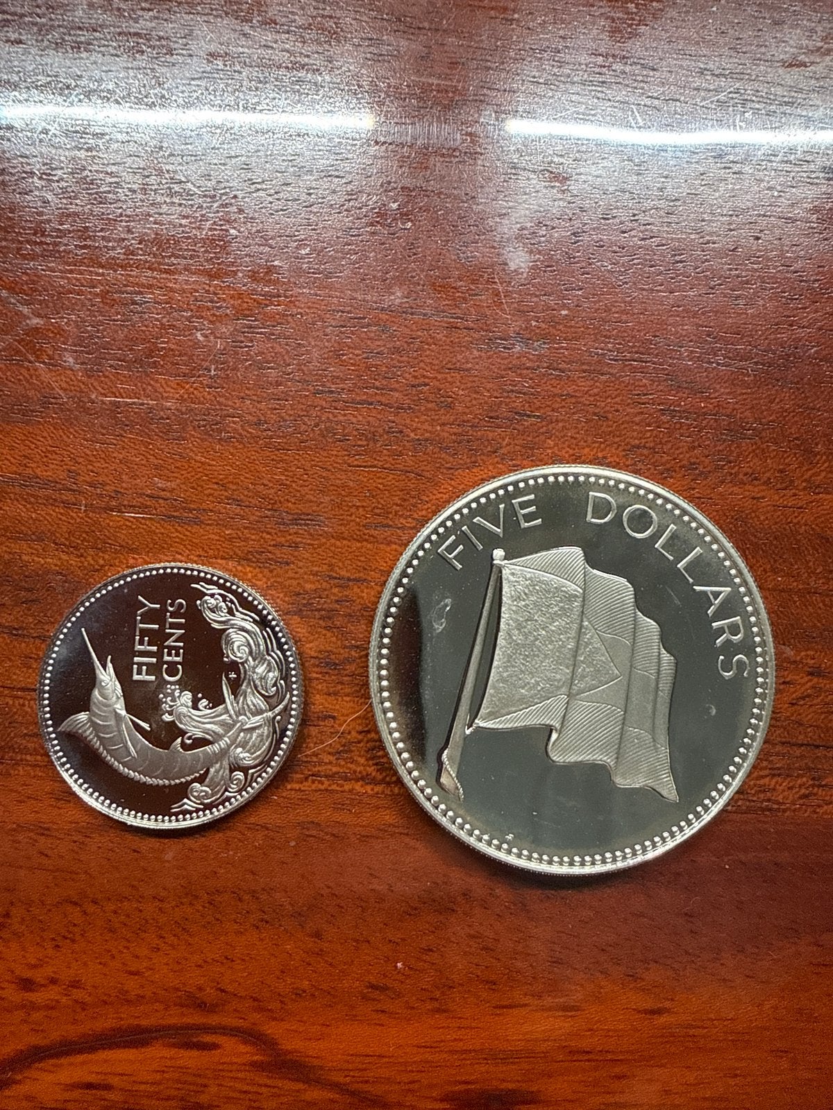 2 zilveren Bahama’s munten 1977 – 50 Cents + 5 Dollars – Pr, Verzenden, Setje, Zilver