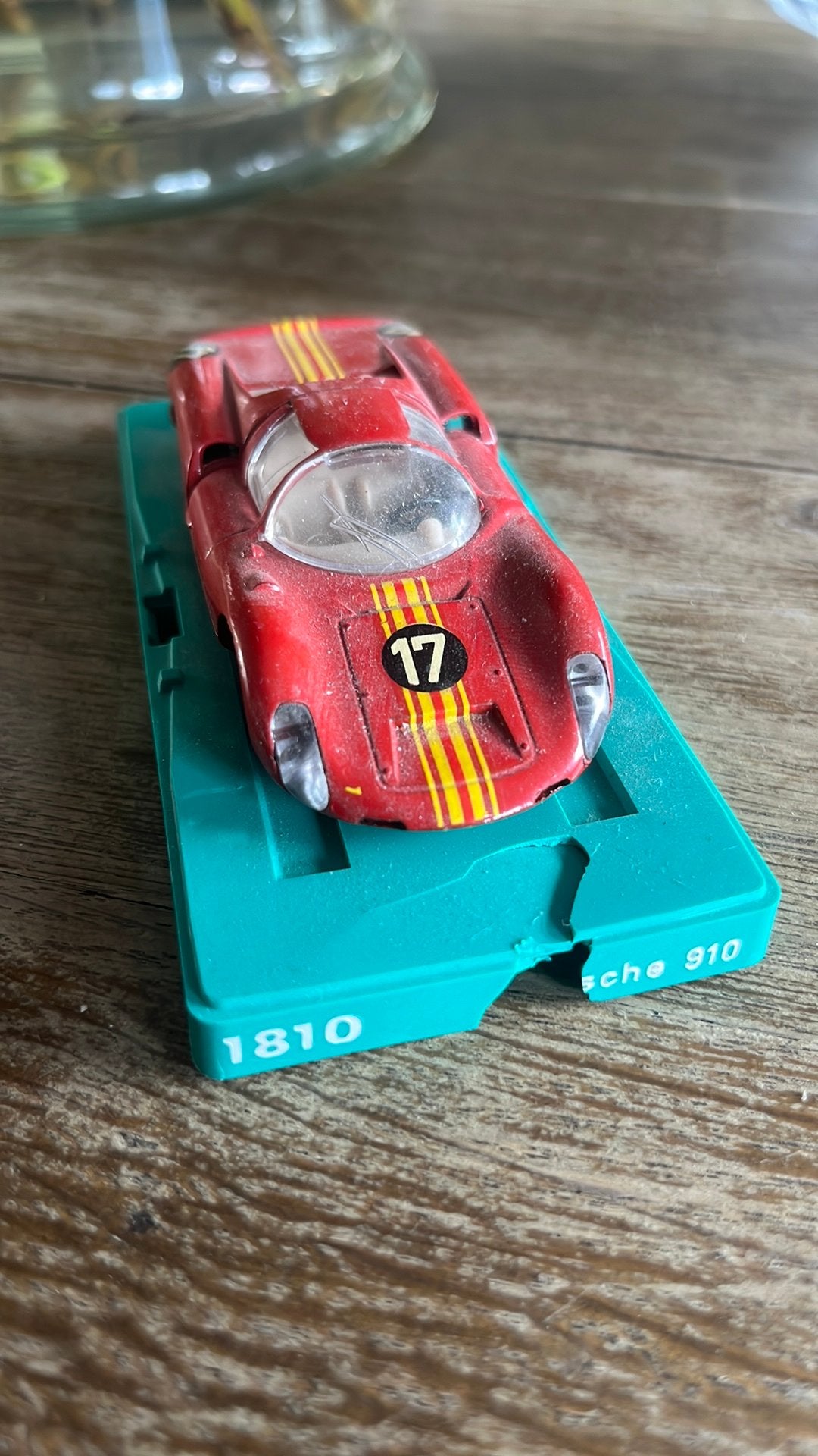 Märklin Porsche 910 schaal 1/43 racenummer 17rood, Antiek en Kunst, Antiek | Speelgoed, Ophalen of Verzenden