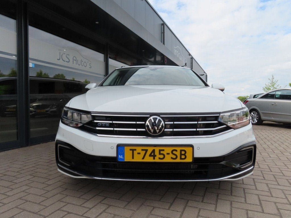 Volkswagen PASSAT 1.4 TSI PHEV GTE Bus Ecc Navi Led Camera T, Auto's, 4 cilinders, 157 pk, Wit, Plug-in hybride