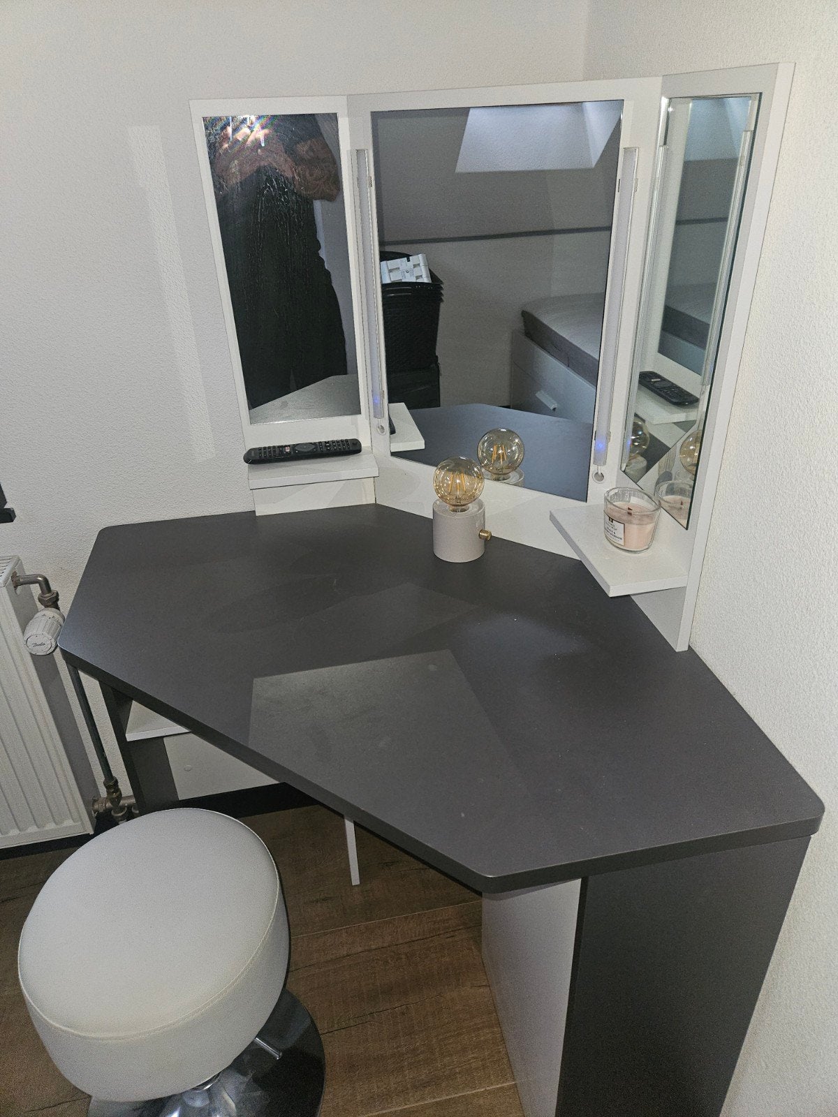 Hoekbureau met spiegel en opbergruimte, Ophalen, Gebruikt, 100 tot 150 cm, Hout