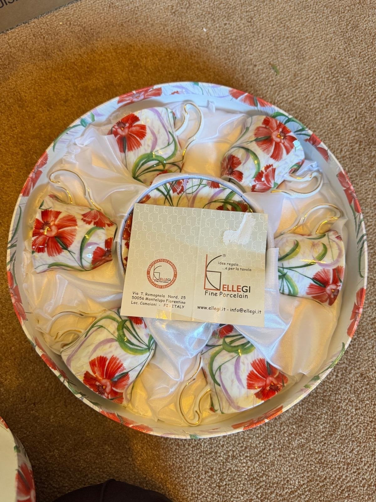 Brocante kop en schotel set met bloemmotief, Ophalen of Verzenden