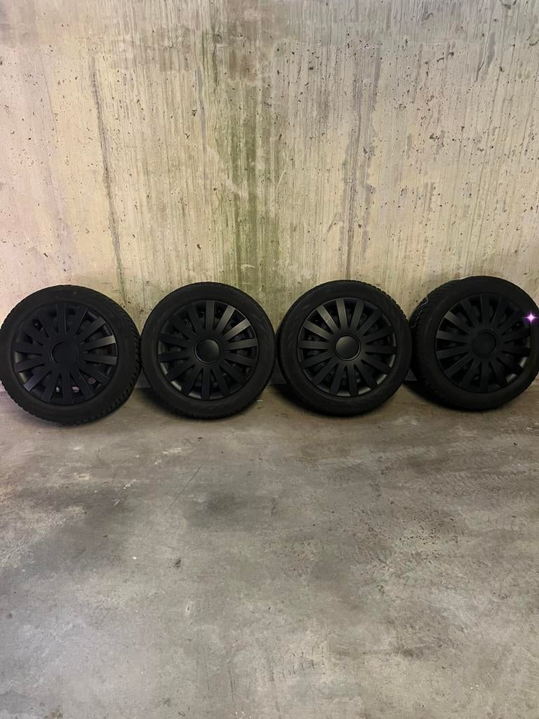 Fiat 500 / Ford Ka Vredestein banden, velgen en wieldoppen, Auto-onderdelen, Banden en Velgen, Ophalen, Gebruikt, 15 inch, Banden en Velgen