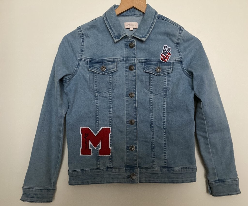Blauw spijker jack / jas met patches - Maat 158 - KIDS ONLY, Meisje, Kids Only, Ophalen of Verzenden, Zo goed als nieuw