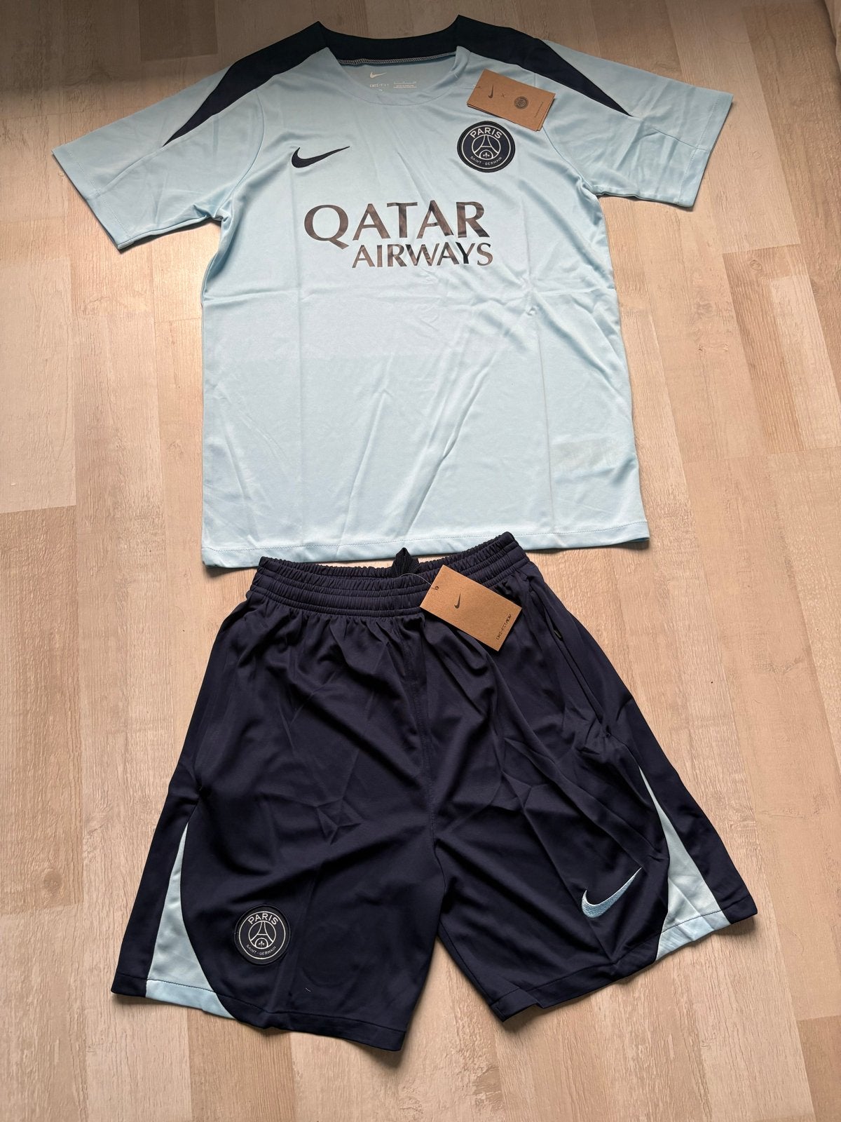 PSG Trainingstenue 24/25 - Nieuw met labels maat s, Ophalen of Verzenden, Nieuw, Maat 36 (S), Blauw
