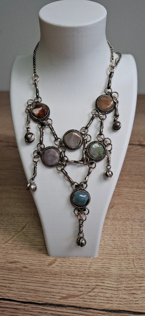 Bohemien ketting halfedelstenen zilverkleurig vintage, Overige materialen, Onbekend, Ophalen of Verzenden, Zo goed als nieuw