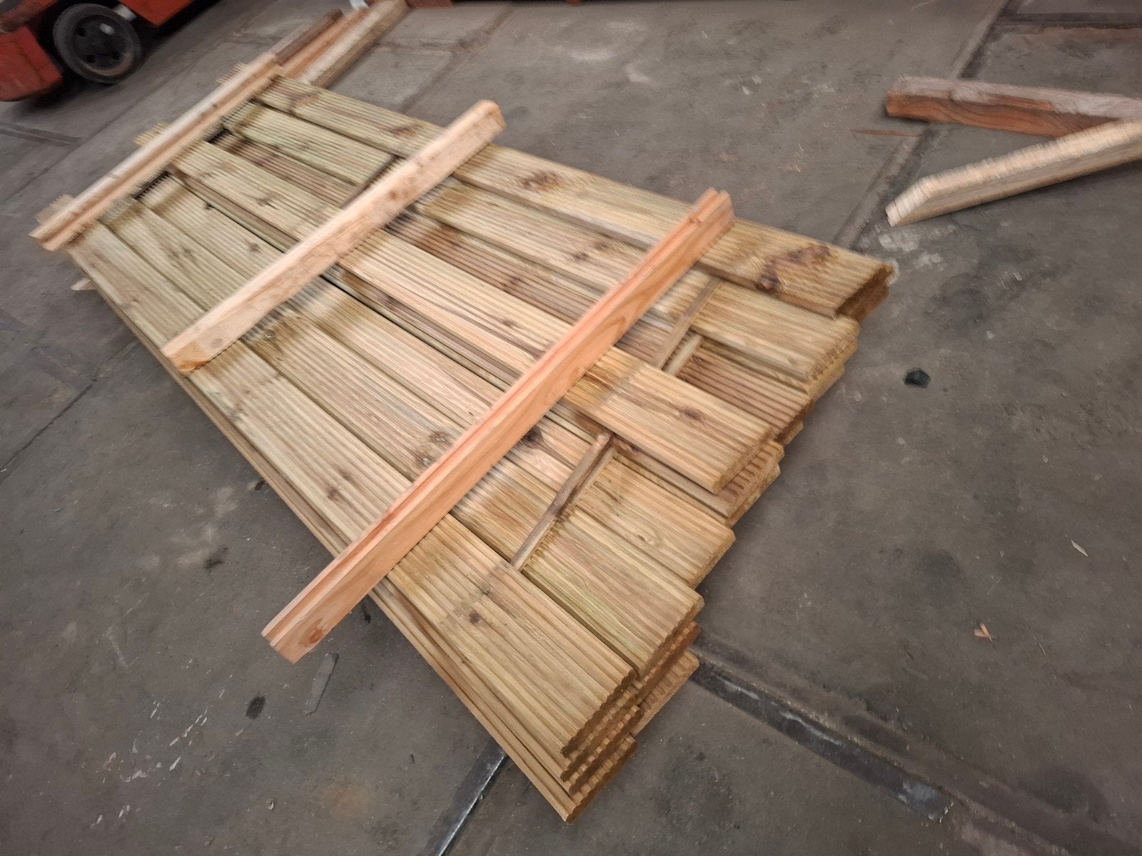 restpartij geïmpregneerde vlonderplanken 3 m 21 st bezorgen, Ophalen, Nieuw, A, Hout