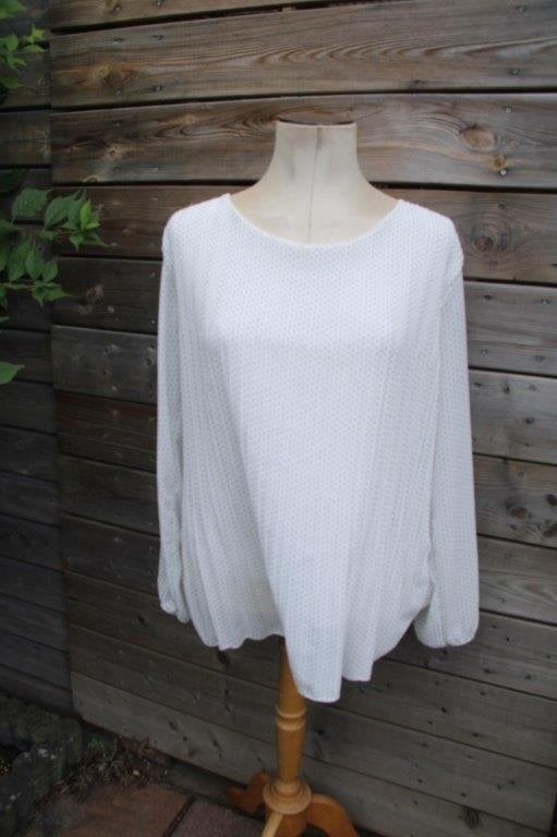 Tuniek creme/ zwart Addy van den Krommenacker mt L/Xl Vaste, Wit, Maat 42/44 (L), Ophalen of Verzenden, Zo goed als nieuw