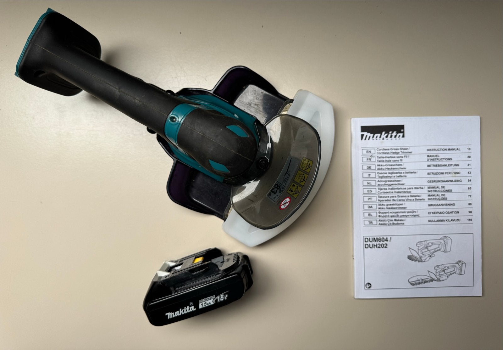 Makita DUM604 Accu Grastrimmer/Heggenschaar en Makiata Accu, Tuin en Terras, Ophalen of Verzenden, Gebruikt, Accu