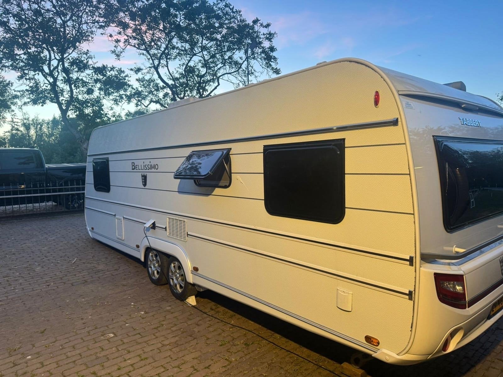 Luxe Tabbert Bellissimo caravan met een Breedte bed, Rondzit, Tabbert, Dwarsbed, Particulier