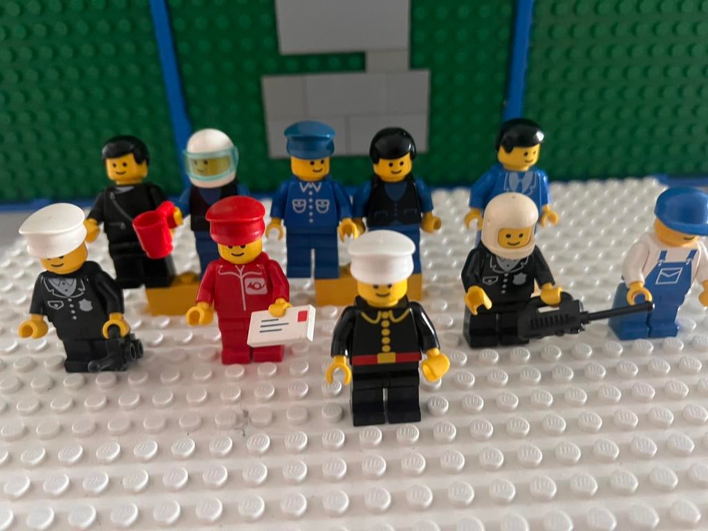 Lego 10 vintage minifiguren, Ophalen of Verzenden, Zo goed als nieuw
