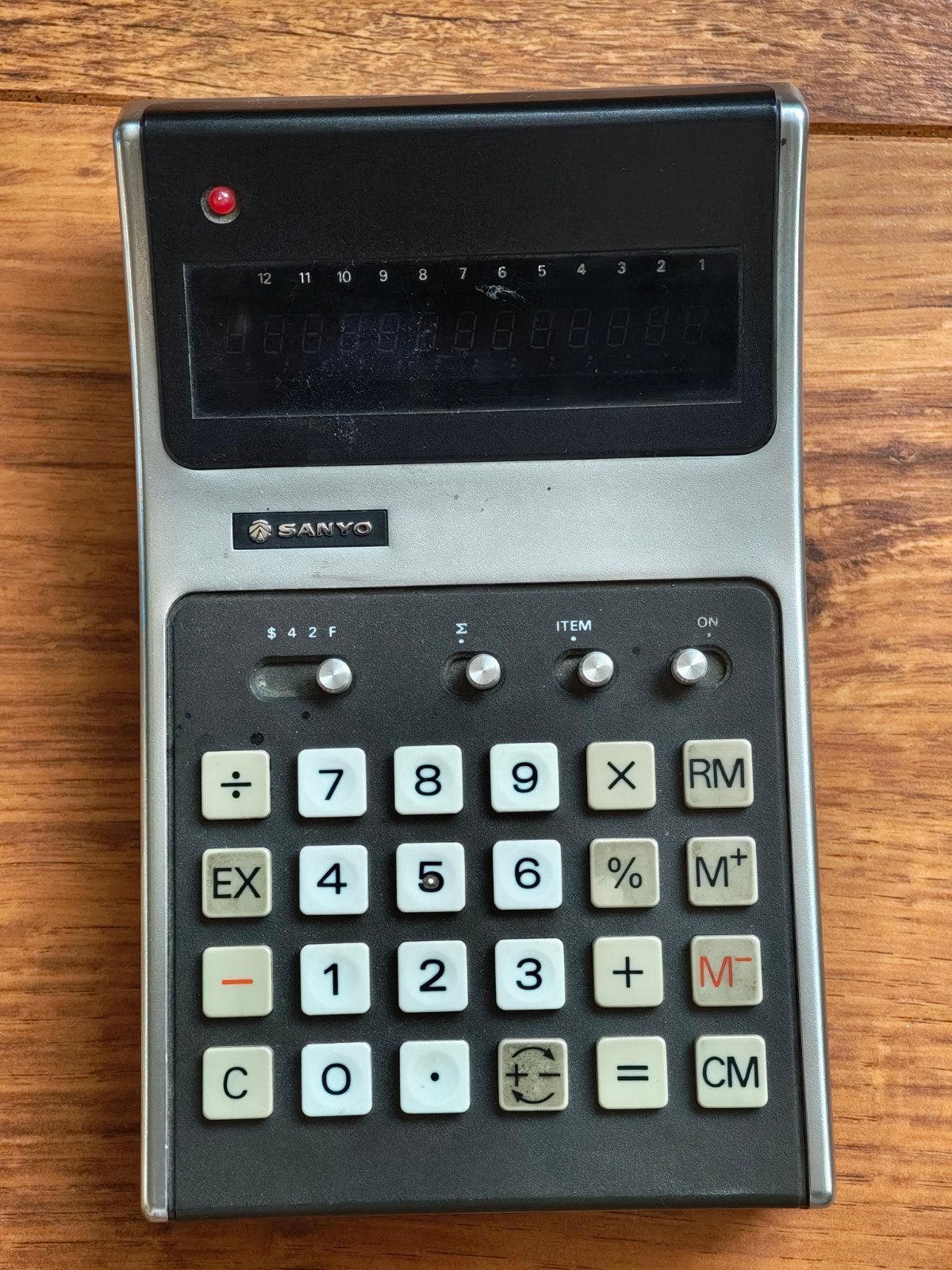 Defecte Sanyo CX-2105 rekenmachine voor de verzamelaar., Ophalen of Verzenden
