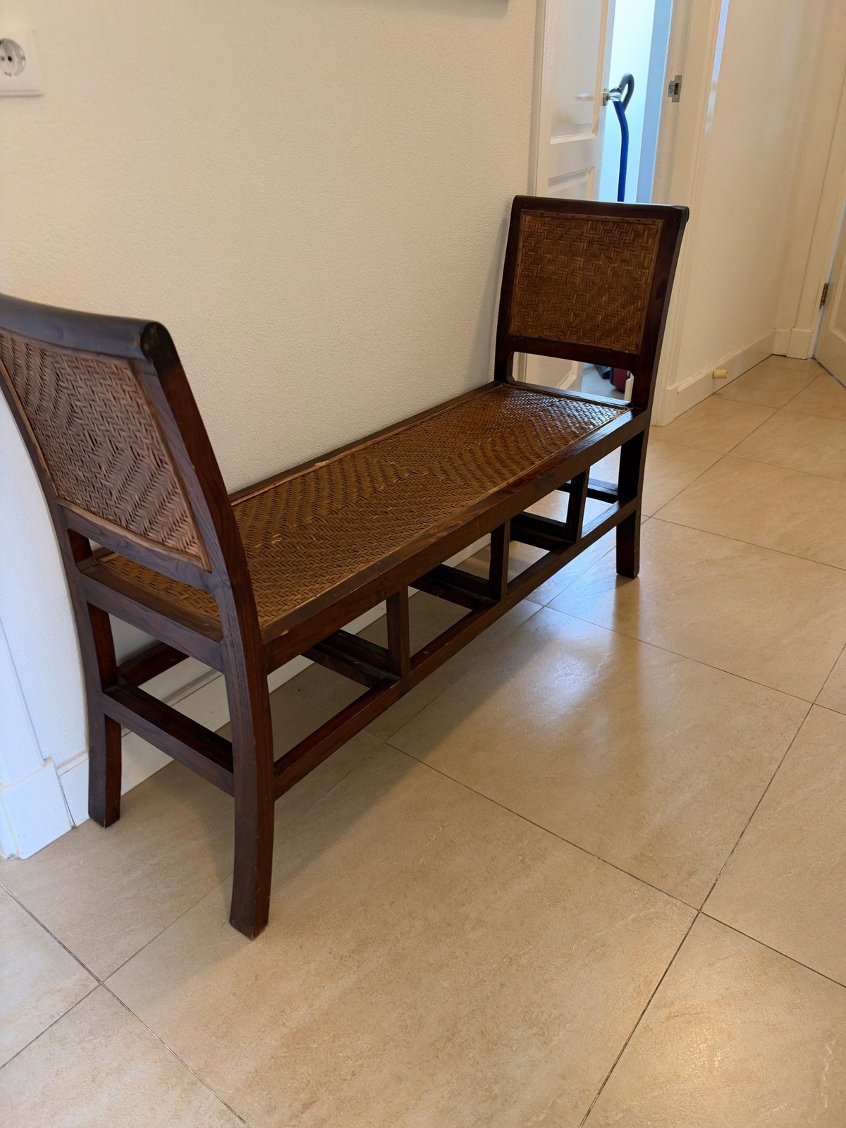 Vintage houten bankje met rotan zitting, Ophalen