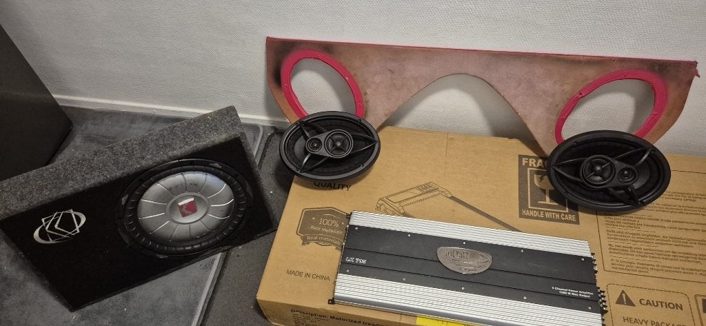 Geluidsinstallatie set - Versterker, Sub, Speakerset, Ophalen, Zo goed als nieuw, Subwoofer, Overige merken
