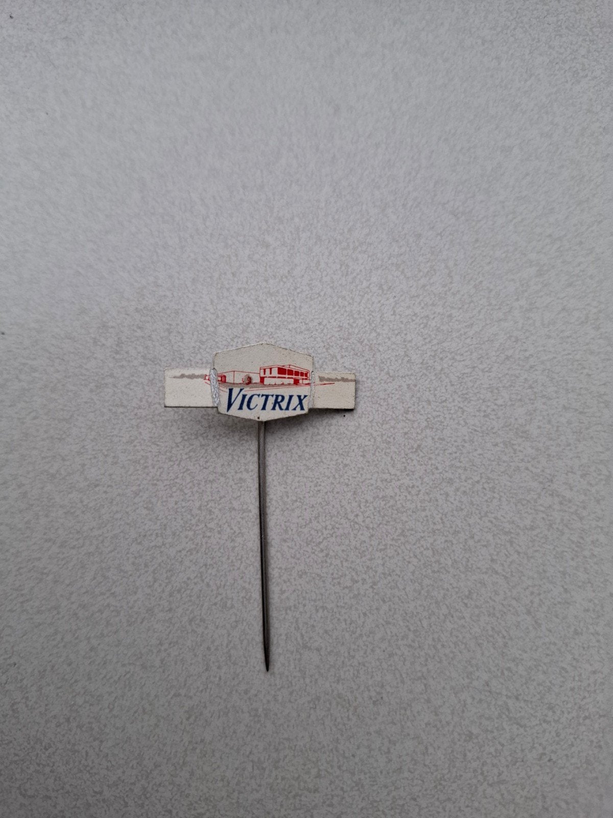 Vintage speldje pin prikker steekspeld Victrix, Verzamelen, Ophalen of Verzenden, Overige onderwerpen