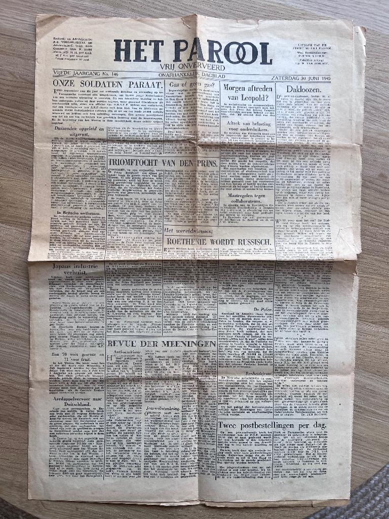 Het Parool, 1945, Ophalen of Verzenden, Gelezen, Krant