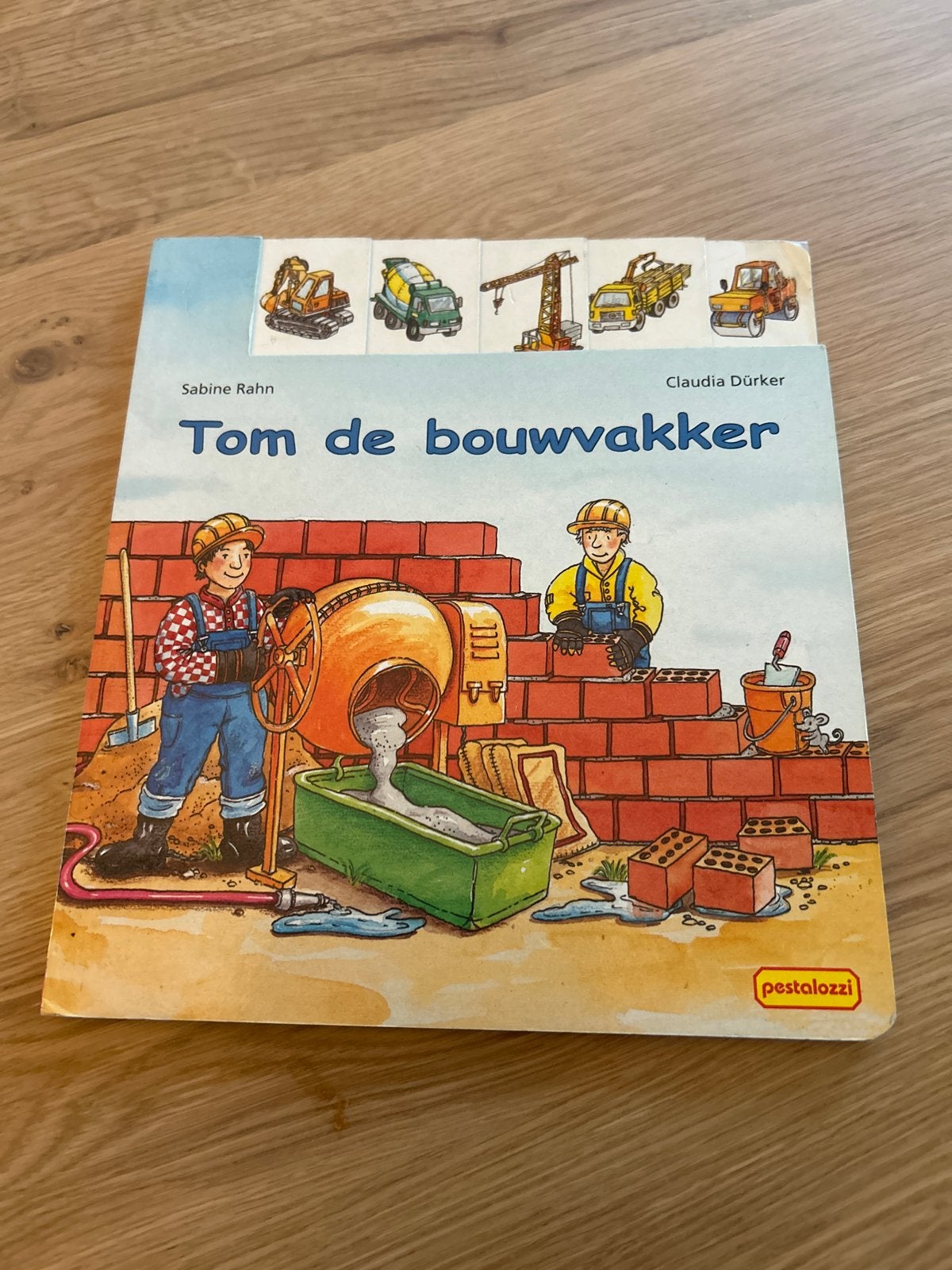 Tom de bouwvakker - Leuk kinderboek over bouwen, Ophalen of Verzenden, Gelezen, Uitklap-, Voel- of Ontdekboek, 2 tot 3 jaar