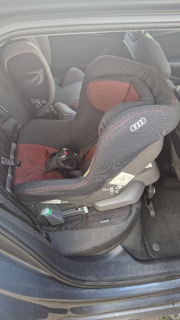 Audi kinderzitje met ISOfix basis en maxicosi, Gebruikt, 0 t/m 18 kg, Isofix, Ophalen