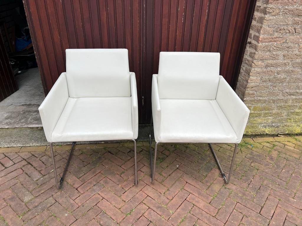 2 witte stoelen GRATIS, Huis en Inrichting, Stoelen, Gebruikt, Twee, Leer, Wit, Ophalen