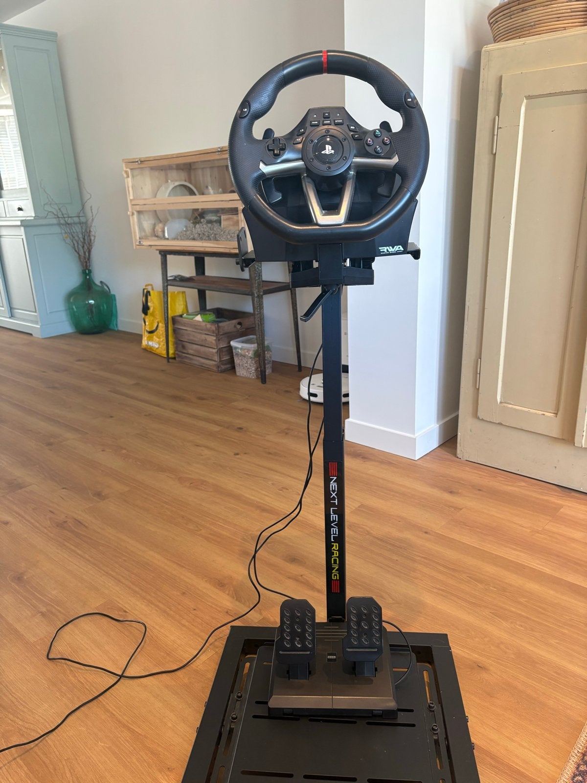 Hori RWA Racing Wheel Apex met Next Level Racing Stand, Ophalen, Zo goed als nieuw, Stuur of Pedalen, PlayStation 4