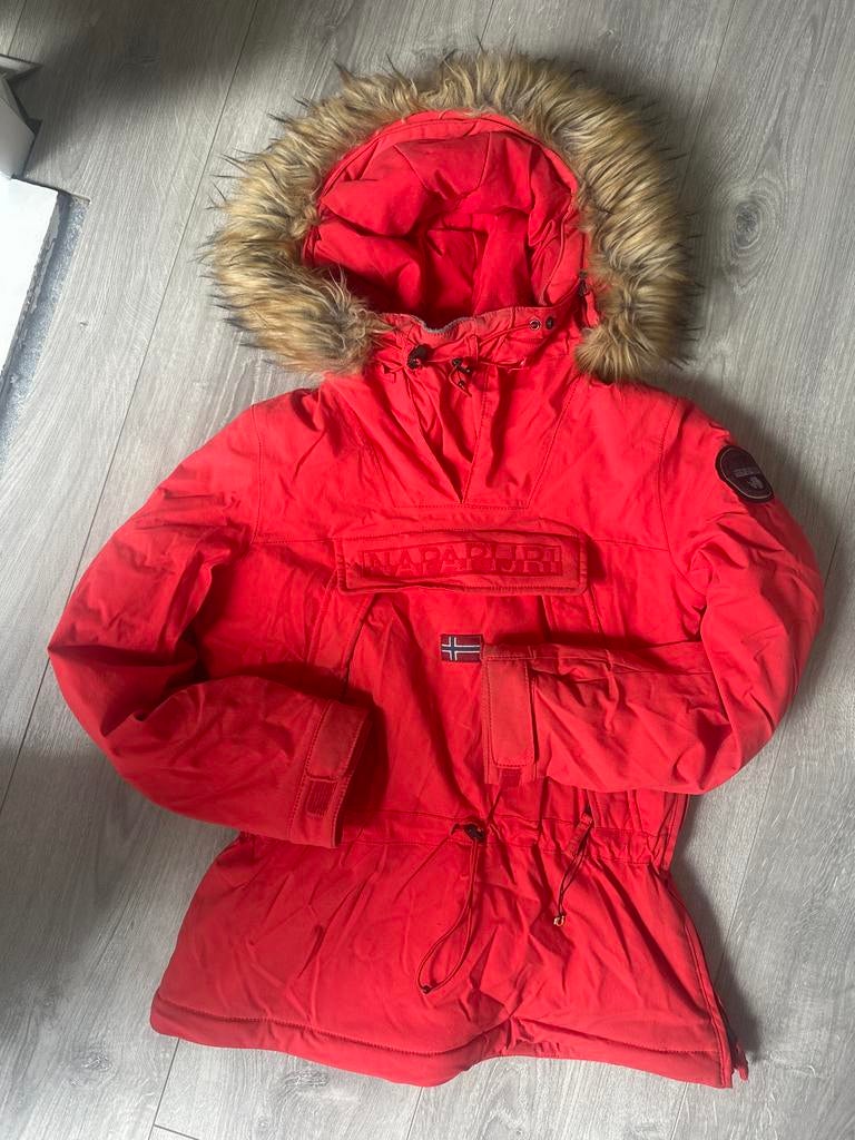 Napapijri winterjas met bontkraag - Maat L, Kleding | Dames, Wintersportkleding, Ophalen of Verzenden, Gedragen, Maat 42/44 (L)