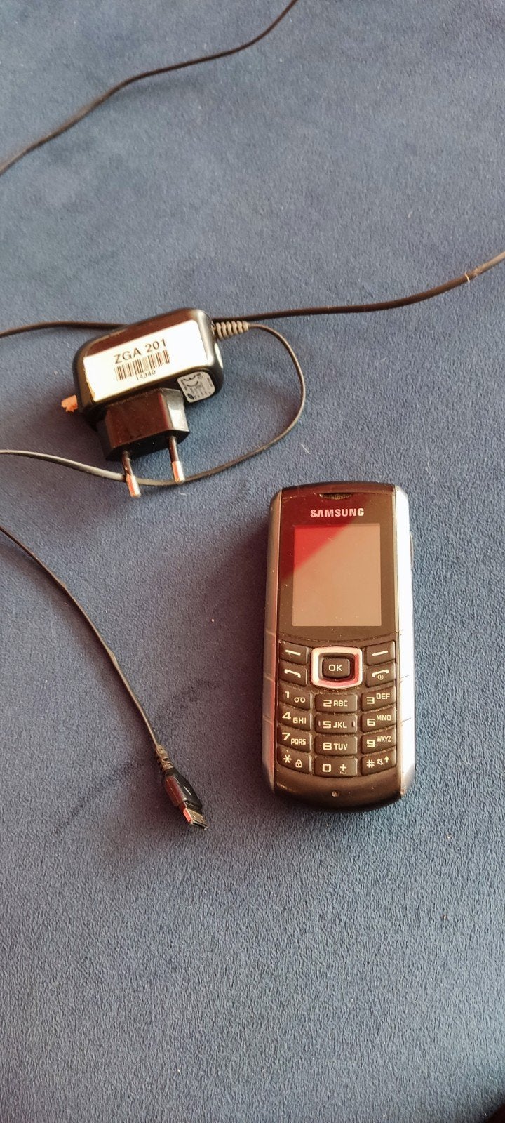 Samsung klassieke mobiele telefoon met oplader, Telecommunicatie, Ophalen, Overige modellen